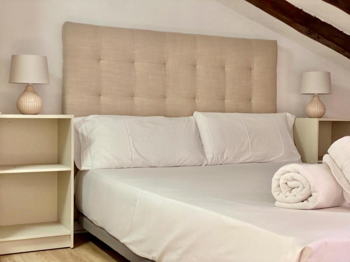 Apartment Charming Malasana Attic